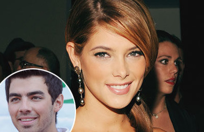Ashley Greene: Kakšna je v primerjavi z Joejevimi nekdanjimi dekleti?