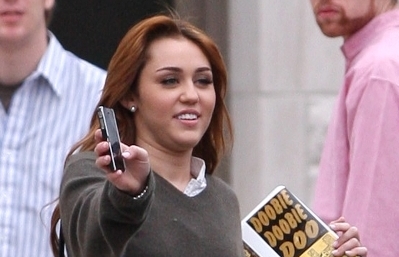 VROČE: Miley Cyrus: Svojo bolečino skriva za nenehnim nasmehom!