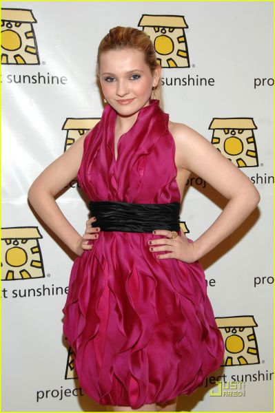 FOTO: Abigail Breslin nas je s svojim videzom očarala!