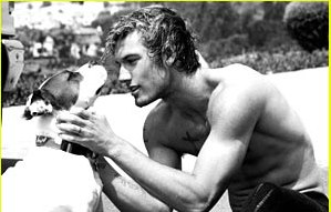 Alex Pettyfer: Spet je pokazal svoje božansko telo!