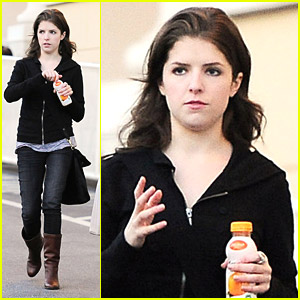 Anna Kendrick: Z Adamom naju veže prijateljstvo