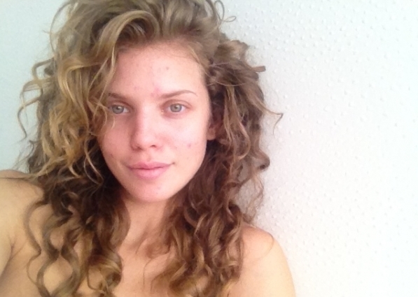 Foto: AnnaLynne McCord: Poglej si jo popolnoma brez ličil!