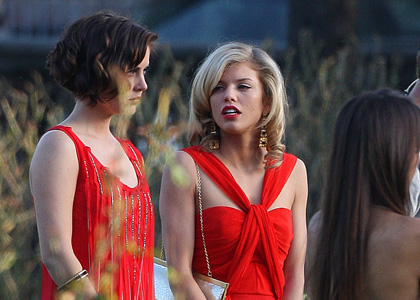 Jessica in AnnaLynne na snemanju, Shenae na Tednu mode
