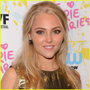 Nova zvezdnica AnnaSophia Robb: Razkriva nove podrobnosti o The Carrie Diaries!
