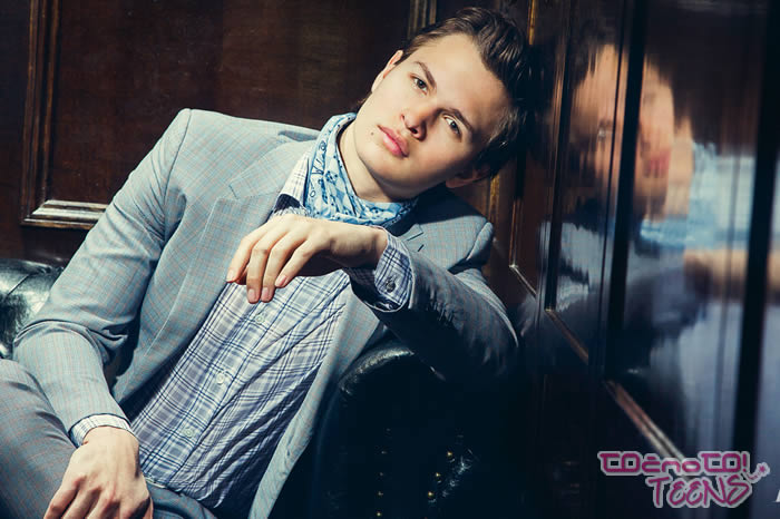 Ansel Elgort: ''Nikoli si je nisem želel za punco!''
