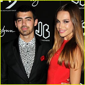 Vroče! Joe Jonas: Se bo vselil skupaj z dekletom?