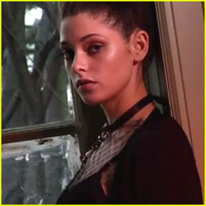 Ashley Greene prisega na klasiko