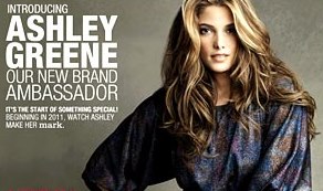 FOTO: Oglej si božansko reklamo Ashley Greene za kozmetiko!