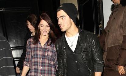 Joe in Ashley: Zaljubljena kot najstnika!