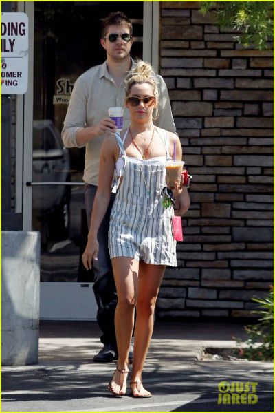 Ashley Tisdale: One Direction so mi všeč!
