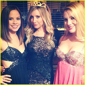 Foto: Ashley Tisdale v novo leto vstopila kot princesa!