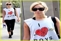 Ashley Tisdale: Oglasila se je oboževalcem