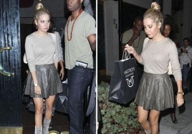 OCENI: Usnjeno krilo Ashley Tisdale: HOT ali NOT?