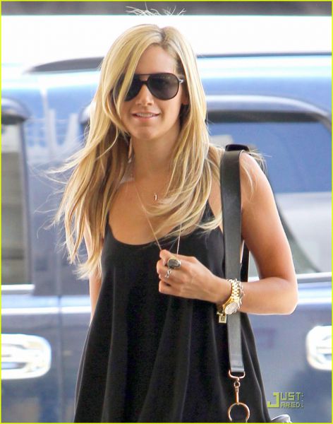 Ashley Tisdale: Odpotovala, da bi videla fanta!