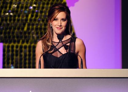 Ashley Tisdale: Če se obleče v pink, se počuti kot Sharpay