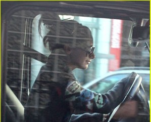 FOTO: Ashley Tisdale in njeno neuspešno skrivanje