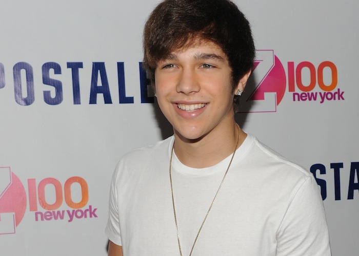 Austin Mahone: Želel si je samo masten hamburger!