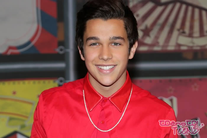 KAJ?! Austin Mahone ima uhan v nosu!