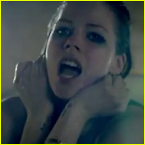 Video: Avril Lavigne ima nov videospot, ob katerem se ti bo trgalo srce!