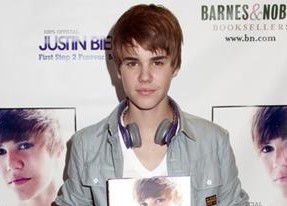 Justin Bieber: Še dolgo se ne namerava odpovedati odru!