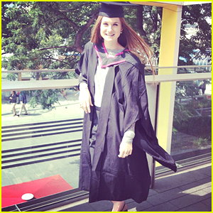 Čestitke! Bonnie Wright je diplomirala!