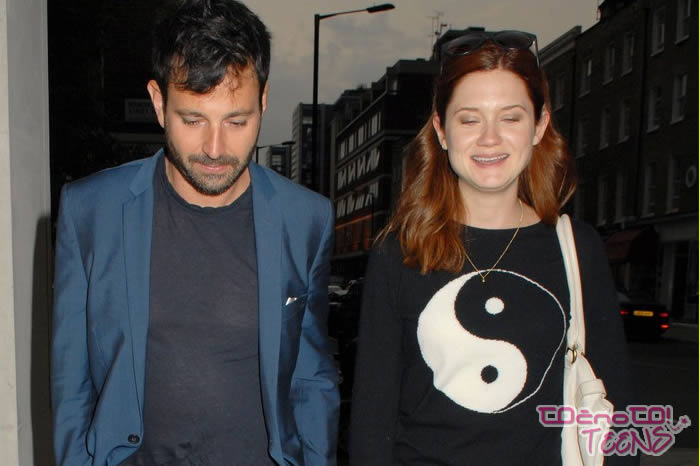 Bonnie Wright v zvezi z 12 let starejšim!