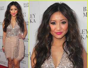 FOTO: Brenda Song: Končno se je odela v svetle tone!