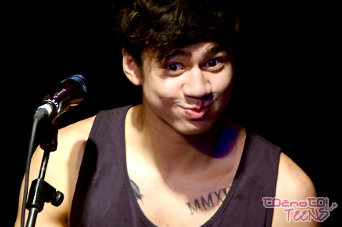 Calum Hood: ''Ona me edina zares razume.''