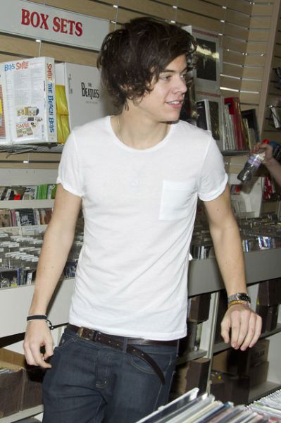 Vroče! Harry iz 1D: S Caro spet ujet na zmenku!