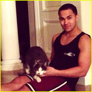 Carlos Pena iz BTR: Poglej si njegovo novo mačko!