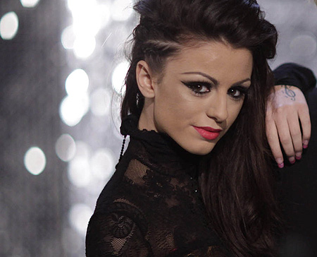 Vroče! Nov videospot Cher Lloyd je precej seksi!