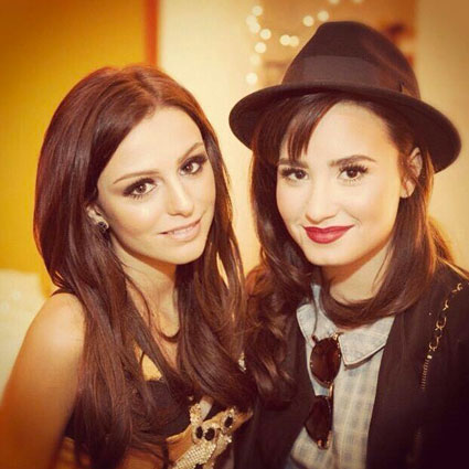 Demi Lovato: S Cher Lloyd sta za duet sodelovali kar preko Skypa!