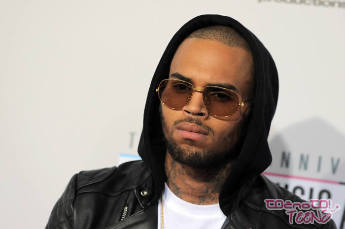 ZUNAJ! Chris Brown izpuščen tri tedne prej!