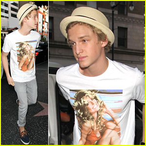 Cody Simpson: V bran se mu je postavil Justin Bieber!