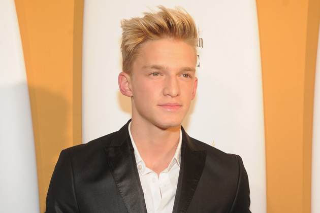 Cody Simpson: Vztraja pri ljubezenskih pesmih!