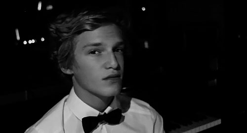 Video: Cody Simpson: Novo leto, nov videospot!
