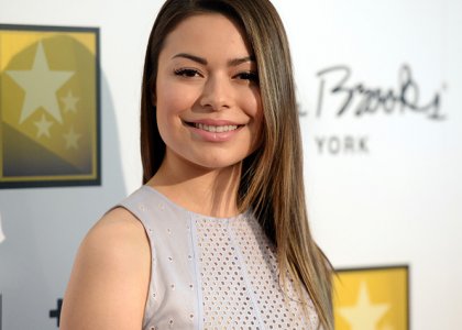 Bizarno? Miranda Cosgrove: Toži voznika avtobusa in traktorja!