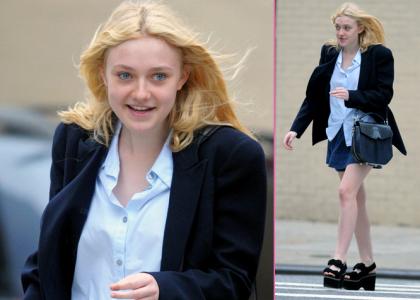 Foto: Dakota Fanning: Navdušena študentka!