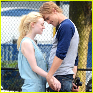 Foto: Dakota Fanning: Ljubezenske scene z 12 let starejšim soigralcem!