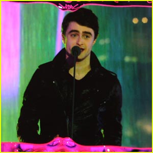 Video: Daniel Radcliffe: Nagrado je prejel kar preko satelita!