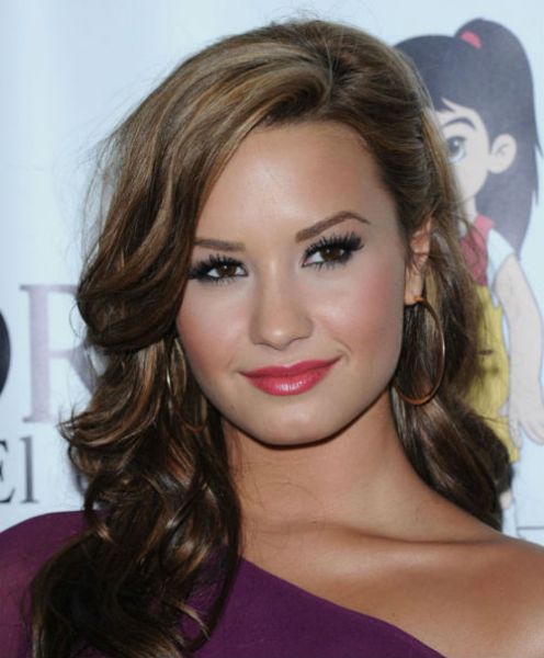 Demi Lovato priznava: Kamera me dela živčno!