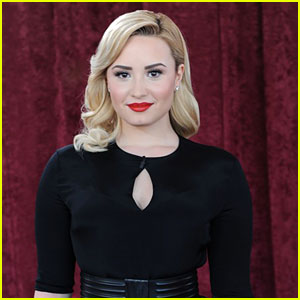 Šok! Demi Lovato: Umrl ji je biološki oče!