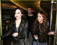 Demi, Liam in Miley: Zmenek v troje