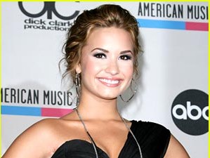 VROČE: Demi Lovato se leta 2011 odpravlja na samostojno turnejo!