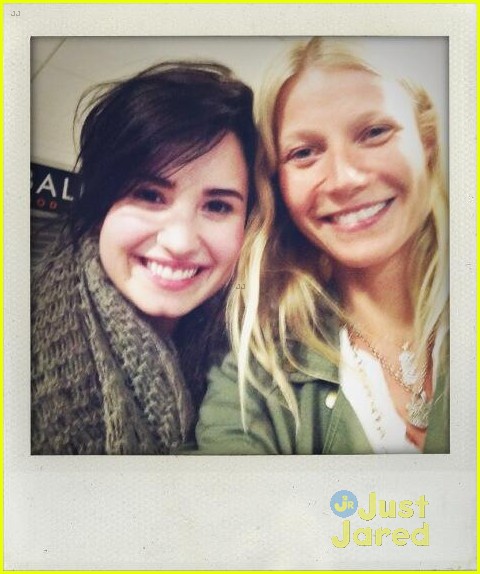 Demi Lovato: Na letalu je srečala Gwyneth Paltrow!