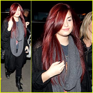 Foto: Demi Lovato: Popolna rdečelaska!