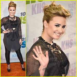 Vau! Demi Lovato: Odlično priredila pesem Titanium od Davida Guetta!
