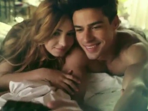 Vroče! Demi Lovato z novim romantičnim videospotom!