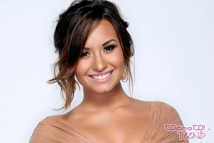UAU! Demi Lovato dobila novo pogodbo!