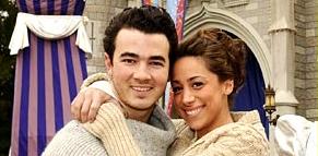 FOTO: Kevin in Danielle sta romantično proslavila prvo obletnico poroke!